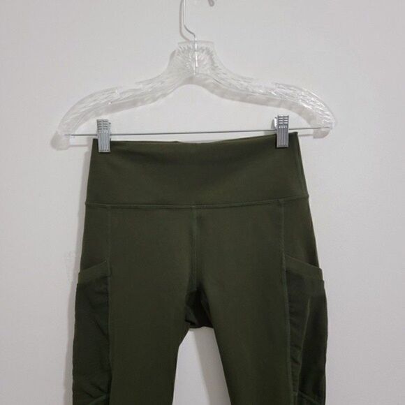 Fabletics Activewear Anywhere High Waisted Moto 7/8 Leggings Green Size Small - Picture 3 of 10